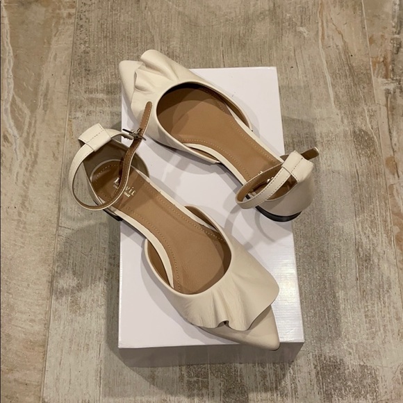 Lewis - Picture 3 of 3